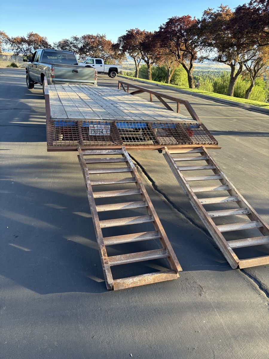 24’ Deckover Trailer