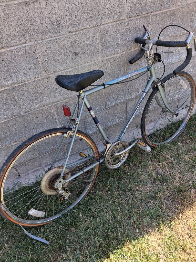 1980's Murray Phoenix 10 speed road bike