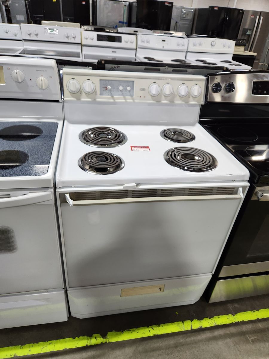 White Roper Electric Range Oven Stove with 4 Burners, Used