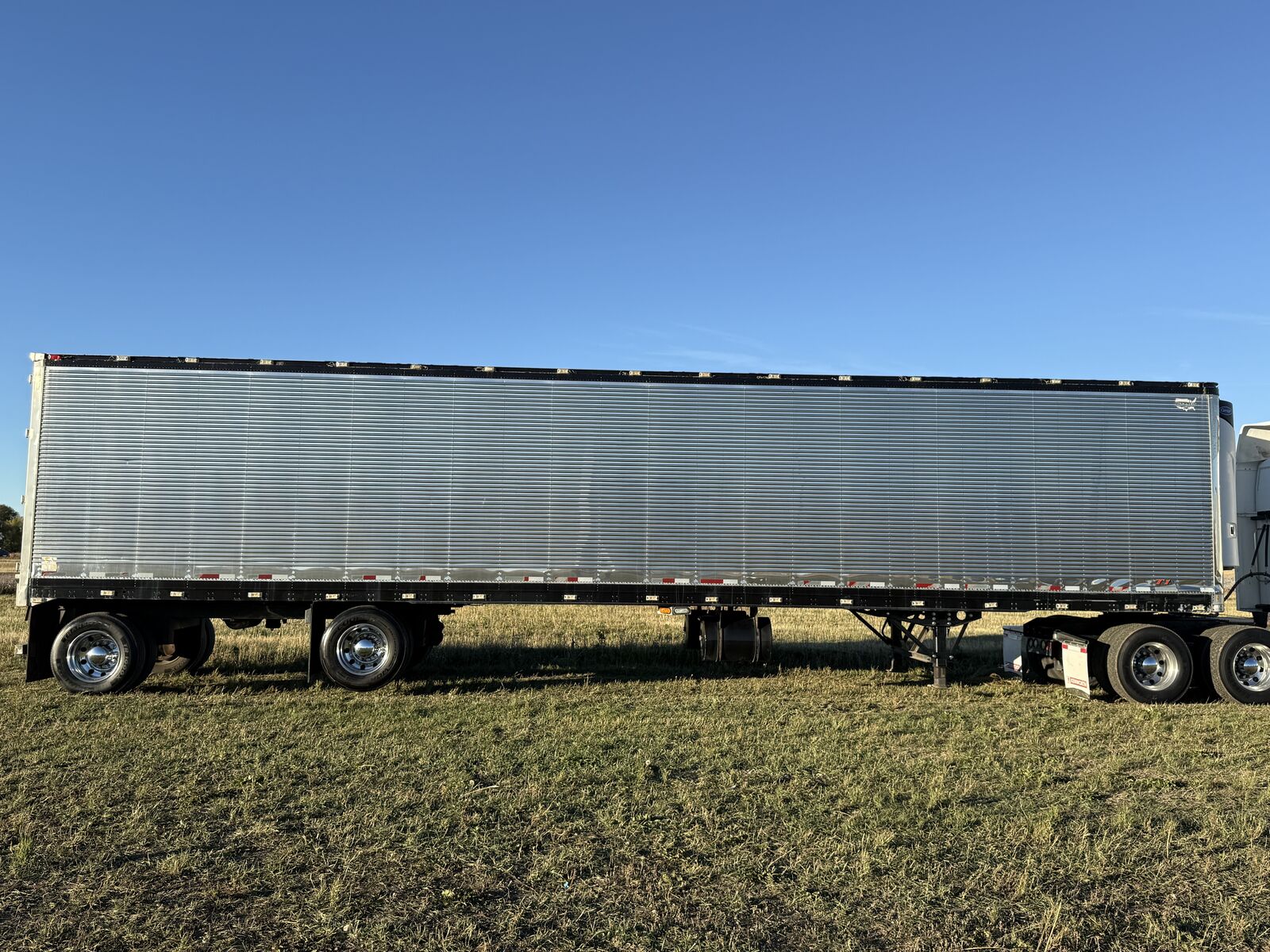 2004 Wabash Reefer W/ 2016 Carrier.