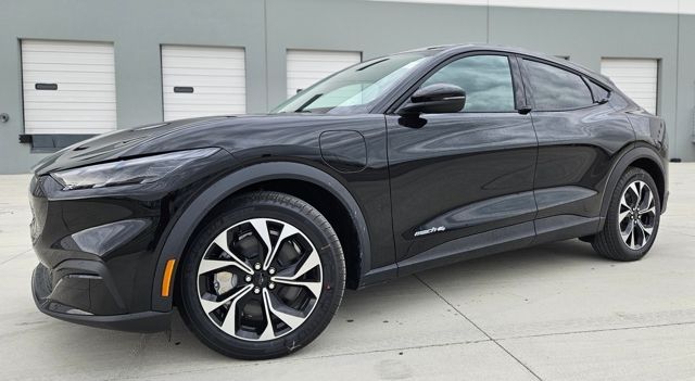 2026 FORD MUSTANG MACHE Select