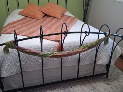 Black Metal Queen Sleigh bed frame
