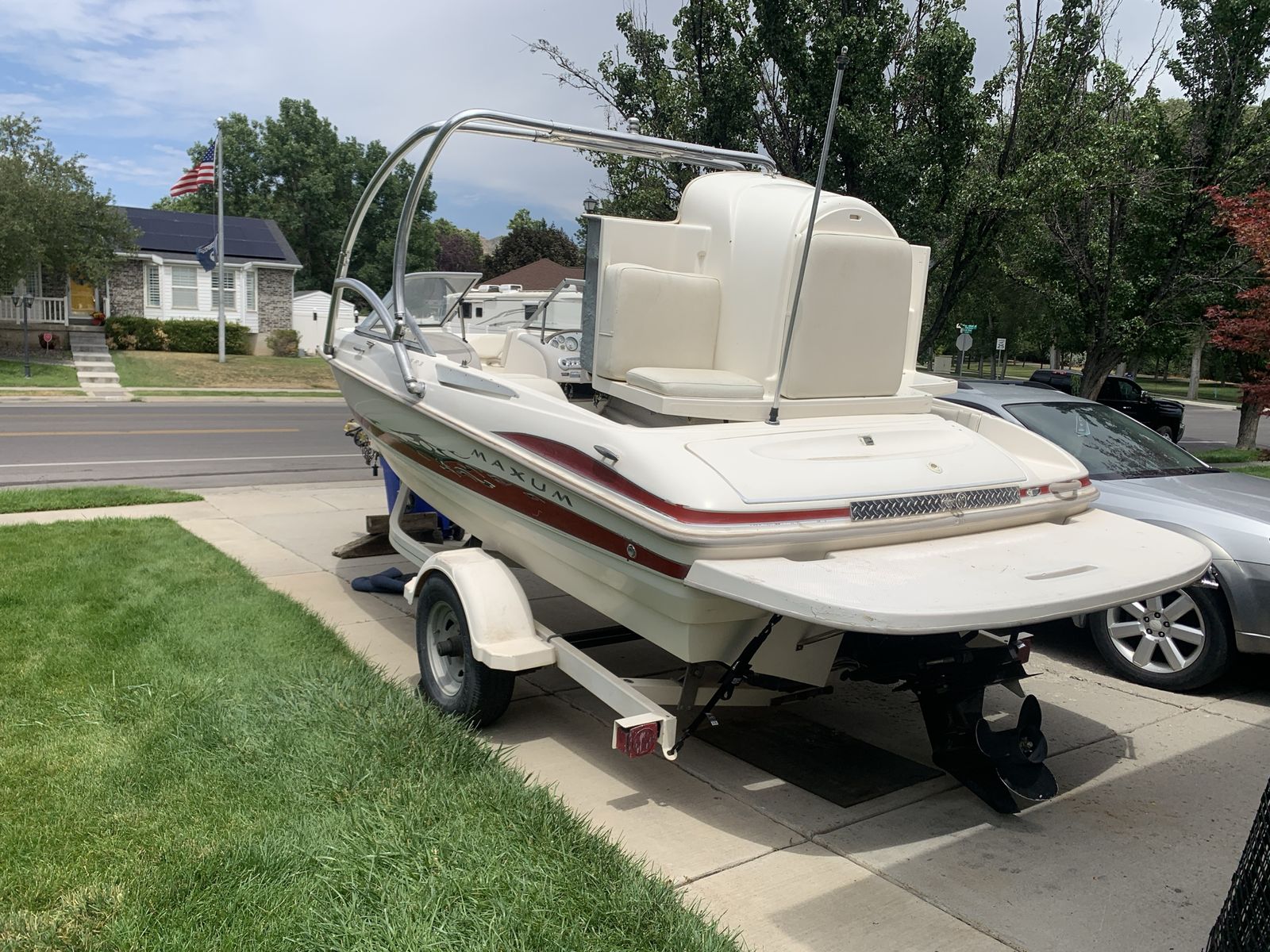 2001 Maxum 1800 SR3 Ski Boat - Includes Trailer - White/Red, Used