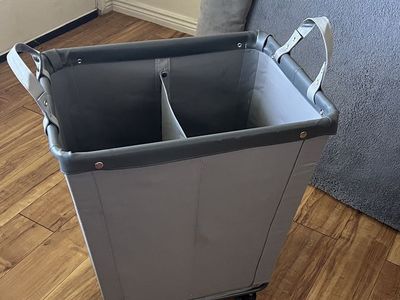 Rolling laundry cart