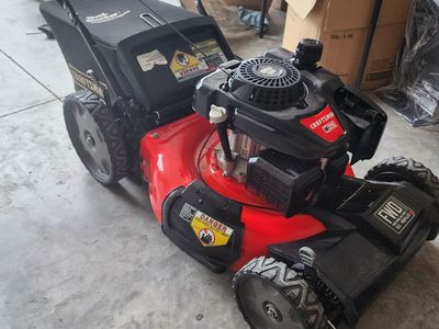 Craftsman M215 self propelled lawn mowet