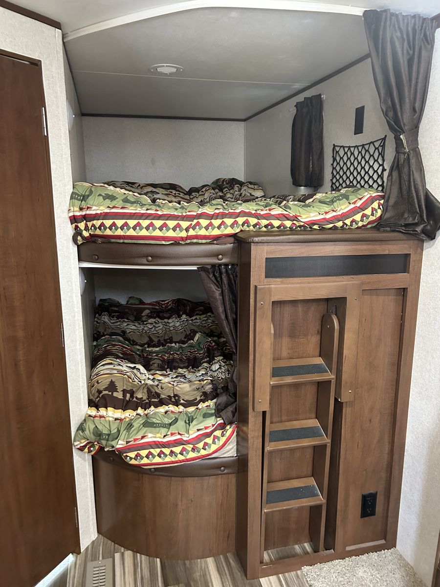 Main image 8