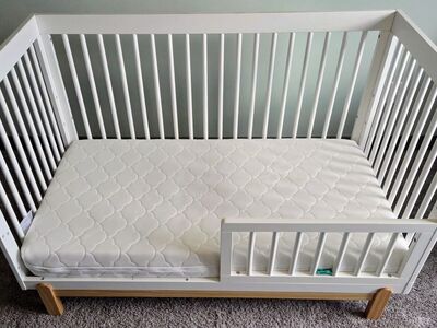 Delta Children Poppy 4-in-1 Convertible Crib