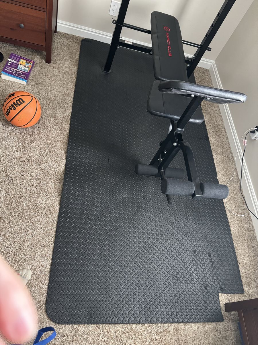 Adjustable Weight Bench with 100 lbs of Weights