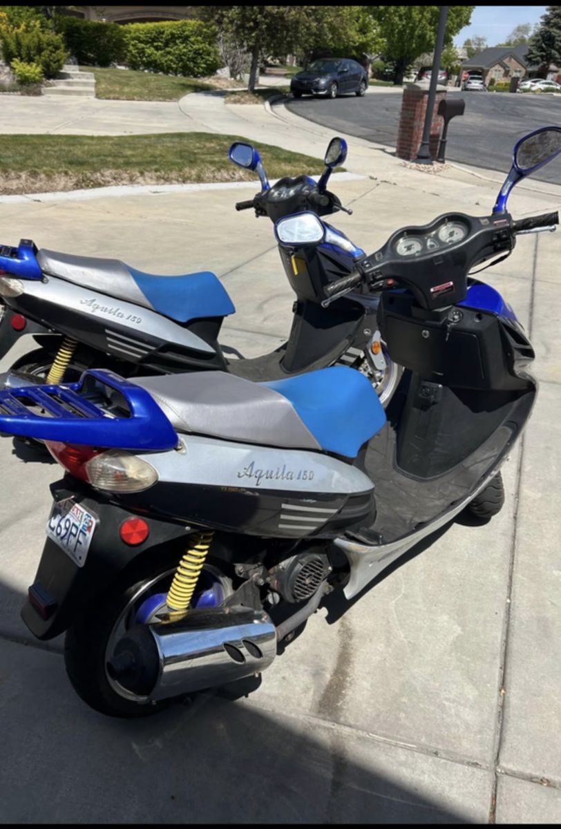 Aquila 150 Scooter - Blue/Silver 150cc Scooter