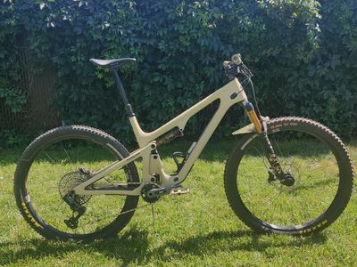 Yeti SB120 XC / Down Country Bike