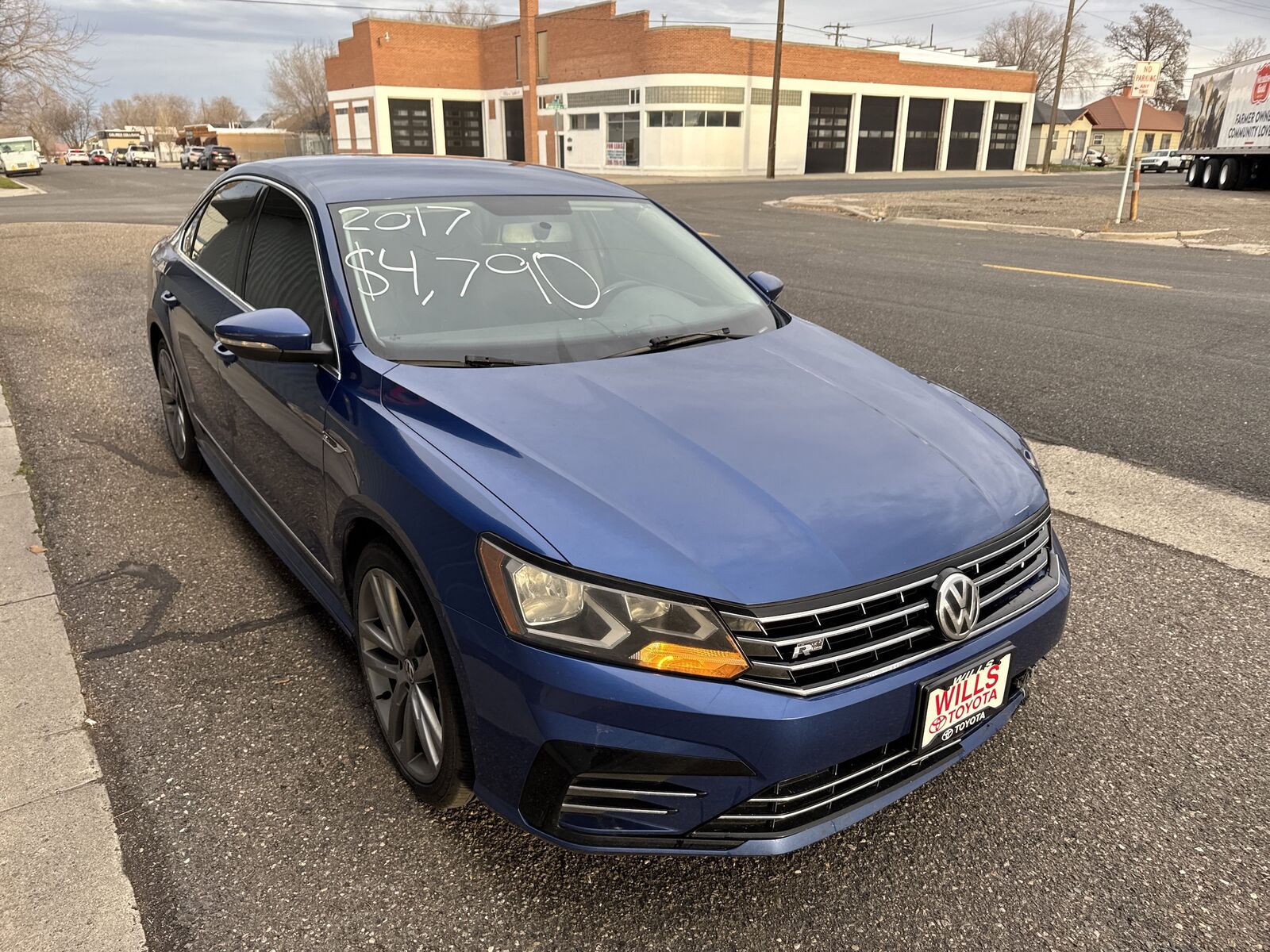 2017 Volkswagen Passat 1.8T R-Line