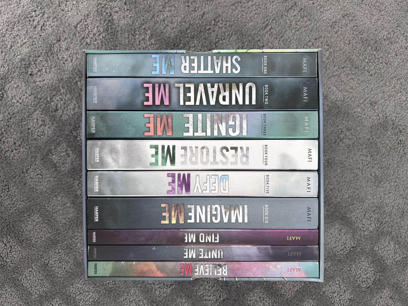 Tahereh Mafi complete “Shatter Me” series, includes three novellas, used with zero damage