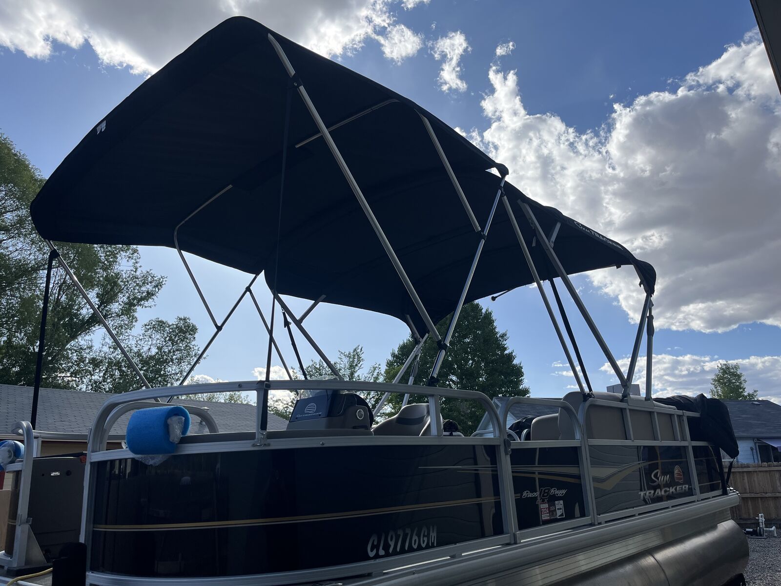 2022 Suntracker 18 DLX