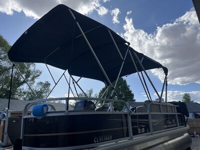 2022 Suntracker 18 DLX