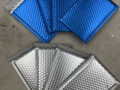 Thousands of e-commerce Bubble Mailers