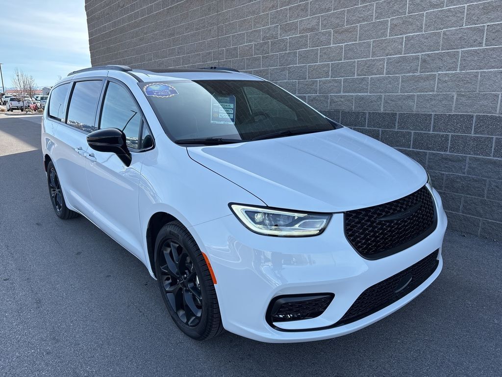 2024 CHRYSLER PACIFICA Limited