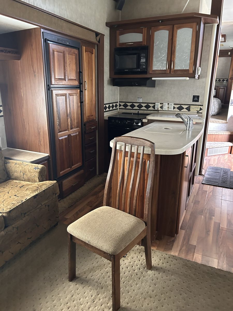 Main image 8