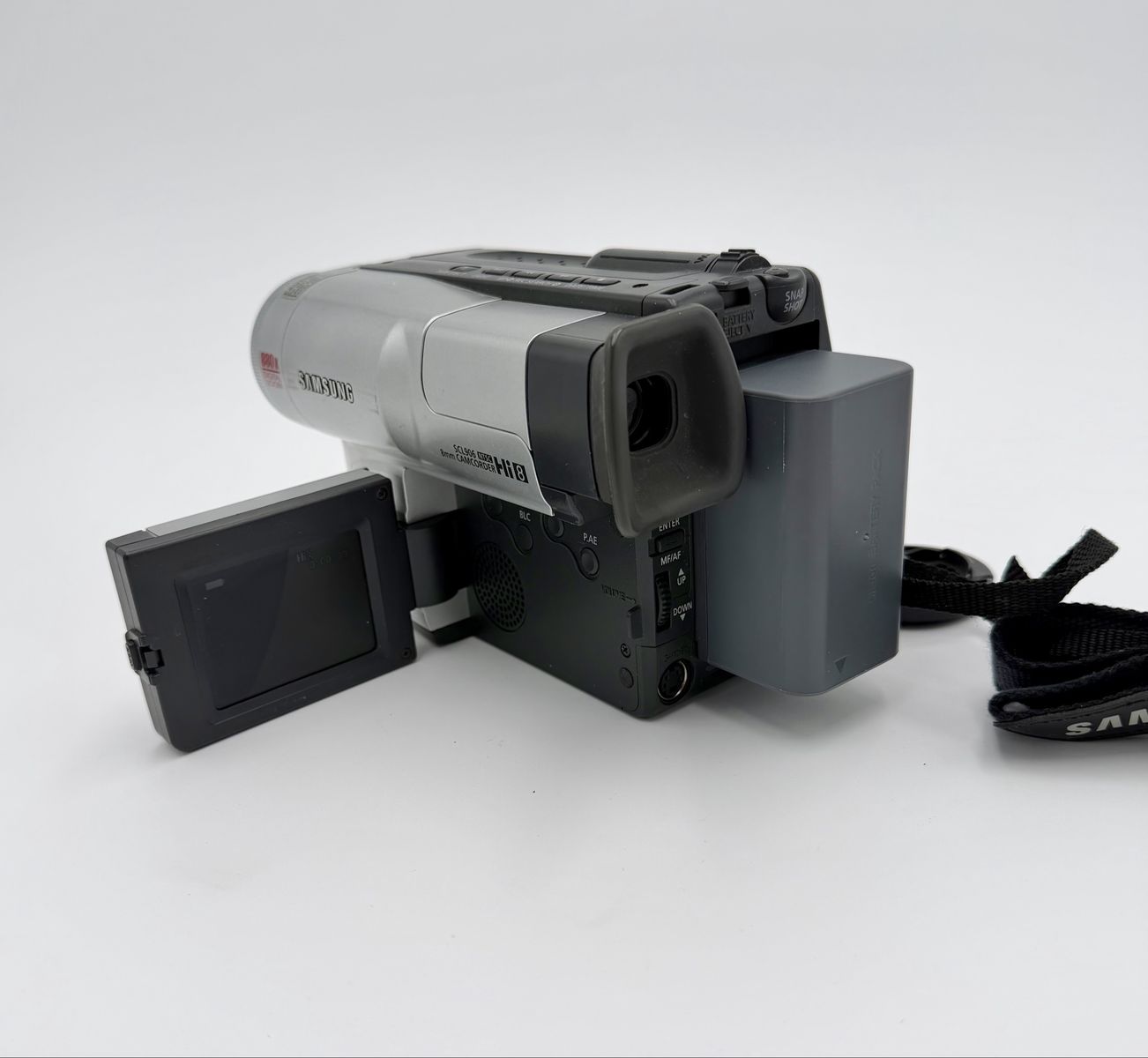 Main image 3
