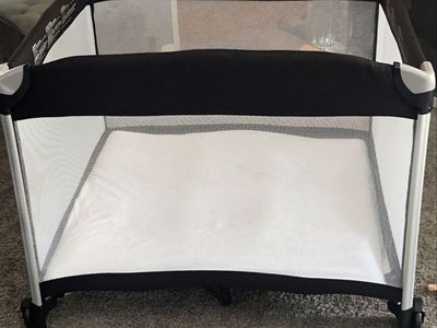 Portable joovy room2 playpen
