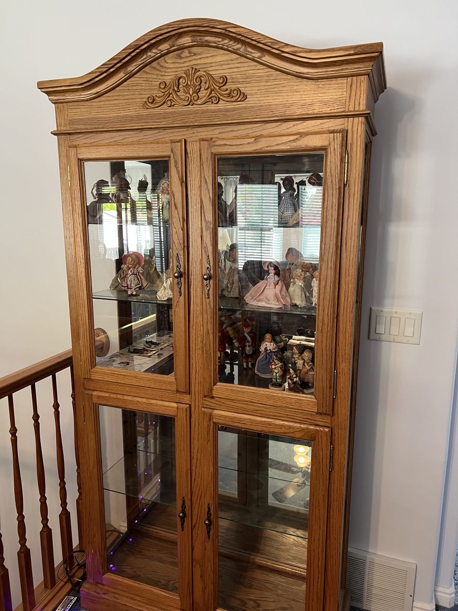 Doll/Curio Cabinet