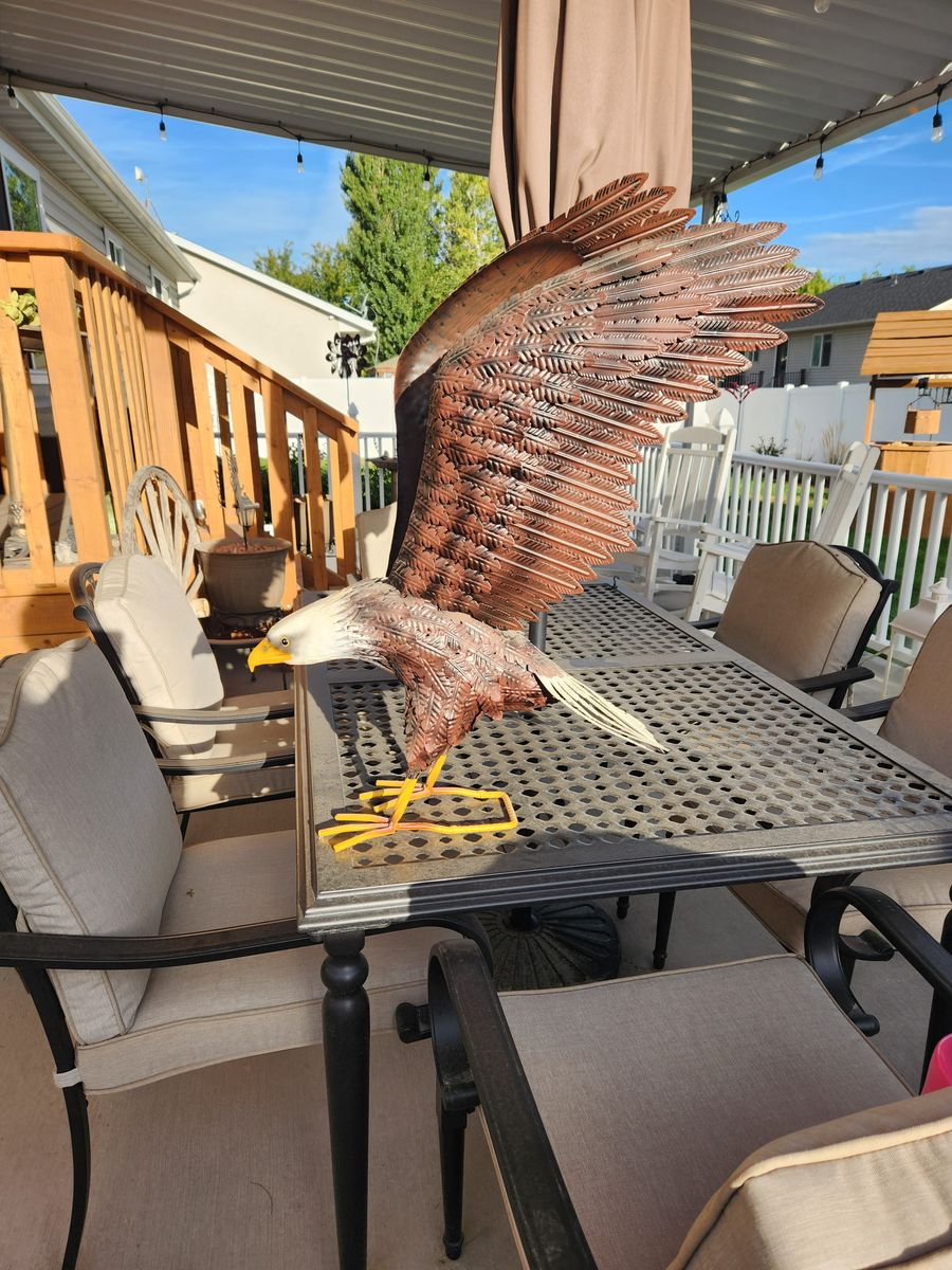 Metal Bald Eagle Outdoor Garden Statue/Yard Art