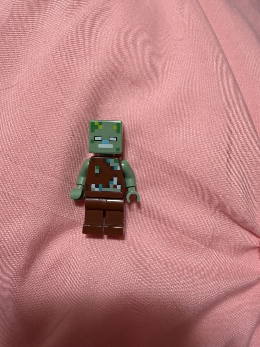 Minecraft LEGO Zombie Villager Minifigure (Type 2) - Excellent Condition