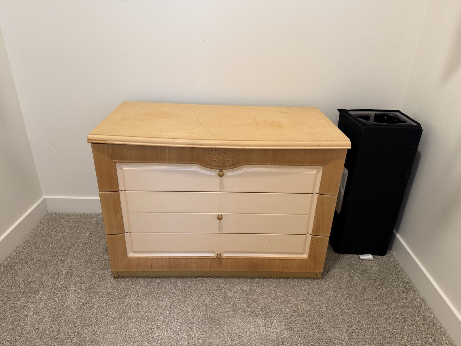Wooden 3-Drawer Dresser with Cream Fronts & Decorative Accent