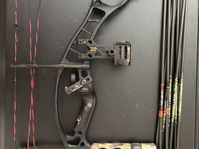 HOYT Vicxen - FULL READY-TO-HUNT SETUP (40-50lb)