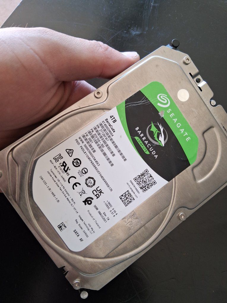 Seagate Barracuda 4tb 7in HDD