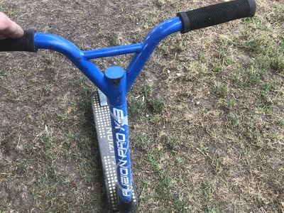 Fuzion Pro X-3 Stunt Kick Scooter - Blue