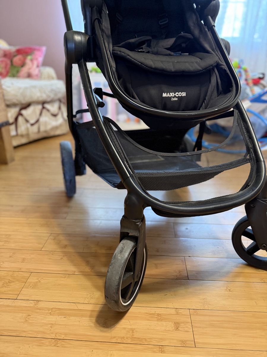 Maxi-Cosi Zelia Luxe 5-in-1 Modular Travel System Stroller, Black, Gently Used car seat