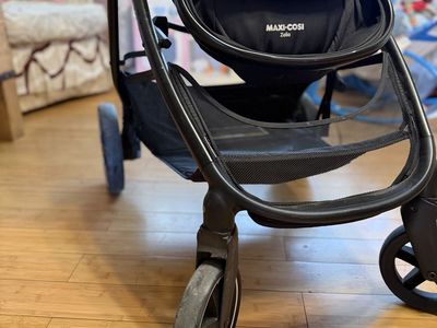 Maxi-Cosi Zelia Luxe 5-in-1 Modular Travel System Stroller, Black, Gently Used car seat
