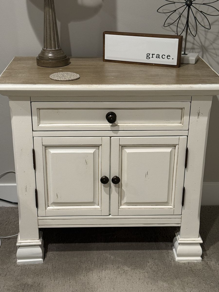 Night stand