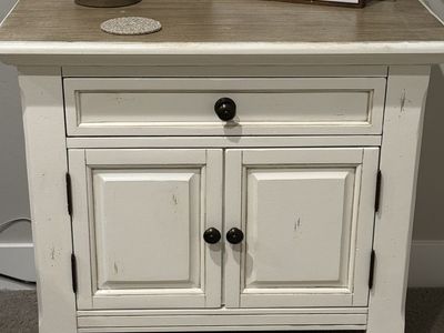 Night stand