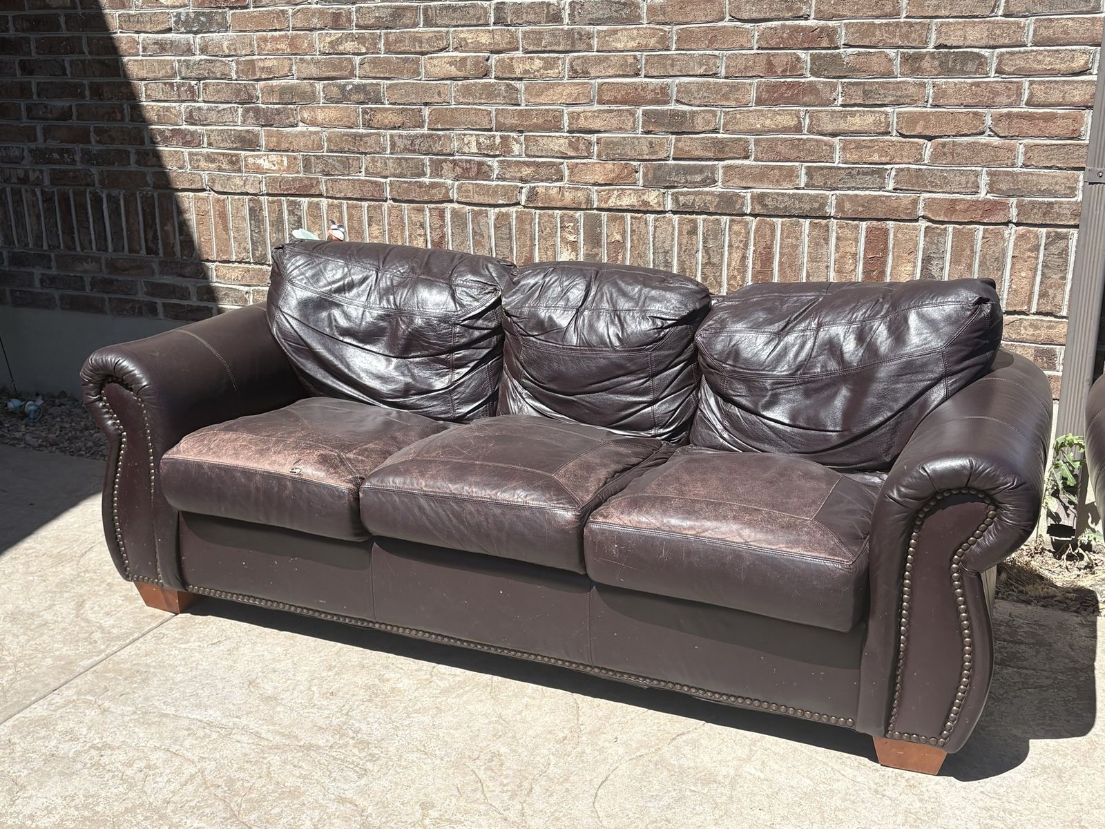 Free leather couches