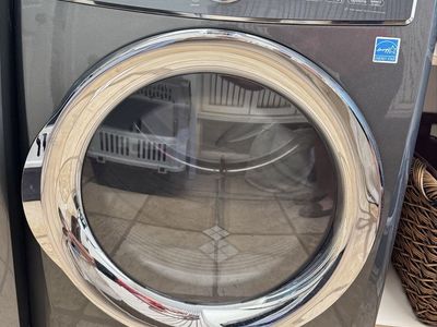 2021 Electrolux Gas dryer-in excellent condition