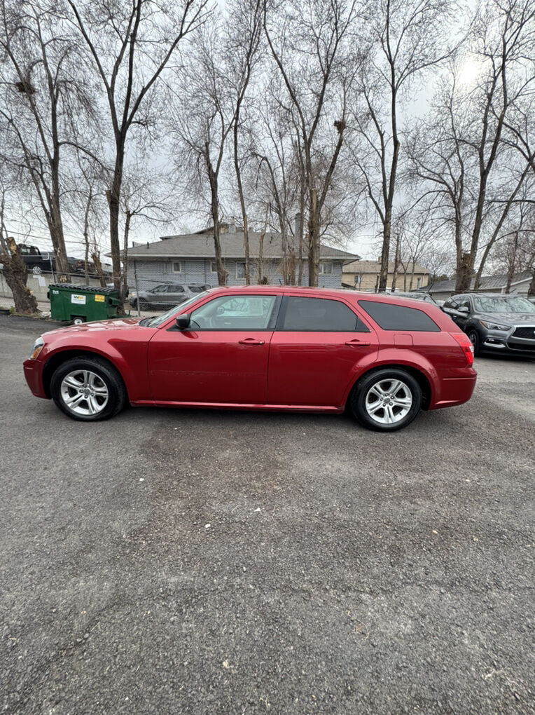 2006 Dodge Magnum SE