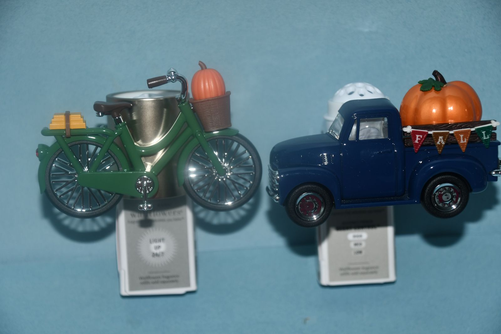 2 NEW FALL & HALLOWEEN WALLFLOWERS ~ BIKE & PICK UP TRUCK ~ BATH & BODY WORKS ~ VERY CUTE!