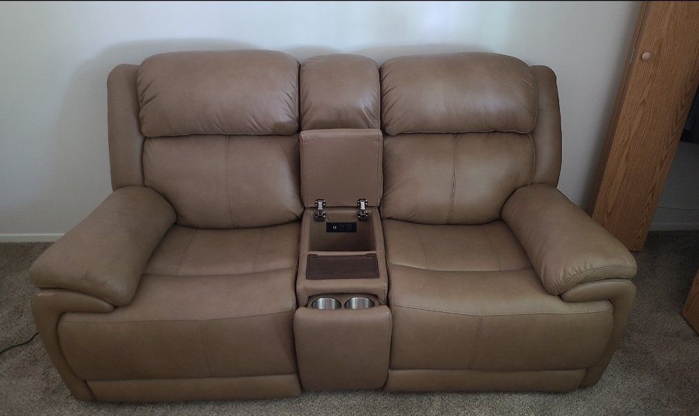 LOVESEAT