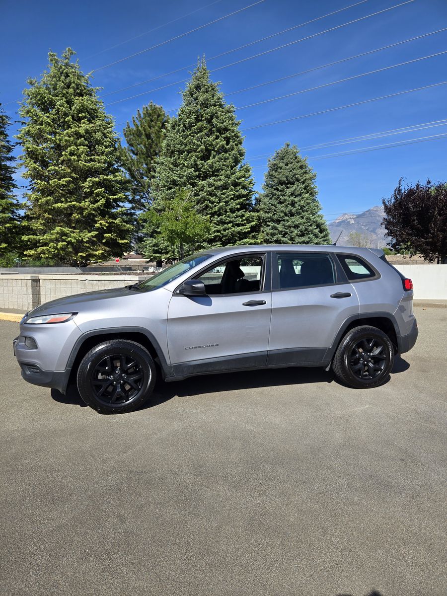 2017 Jeep Cherokee Sport