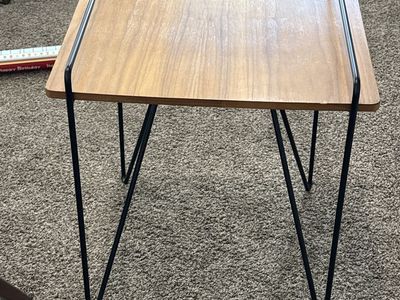 End Table 17x20 Inch Top And 22.5 Inches Tall