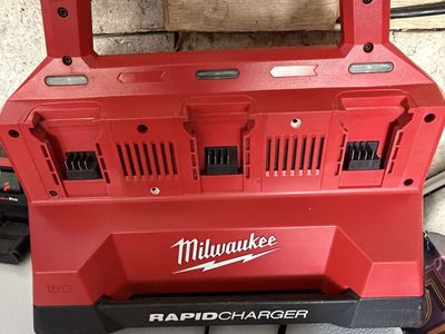 Milwaukee M18 6-Port Packout Rapid Charger