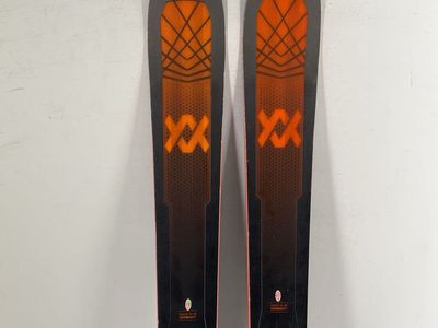 2025 Volkl Mantra 102 w/ Marker Jester 16 Bindings