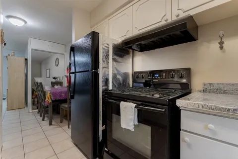 Main image 5