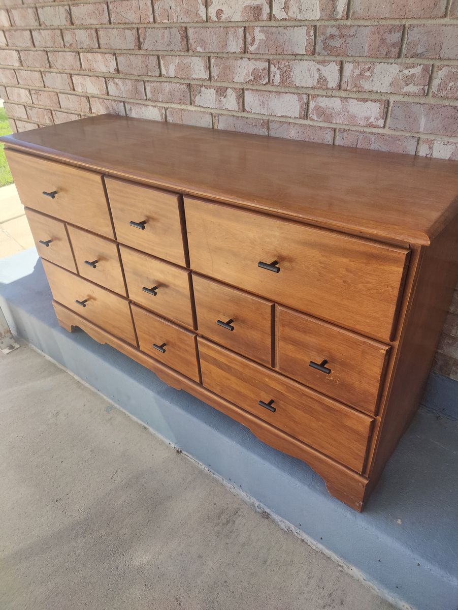 9 Drawer Chest of Drawers