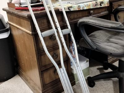 Adjustable Aluminum Crutches