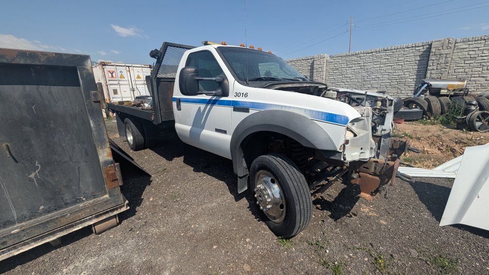 2005 f550 rear differential cab doors fenders parting out