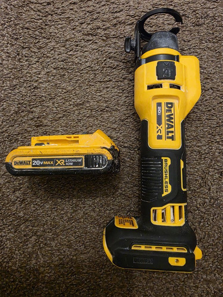 Dewalt 20V MAX XR Rotary Drywall Cut-out Tool with 2AH battery