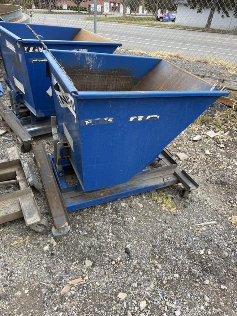 1/2 Yard Self Dumping Hopper