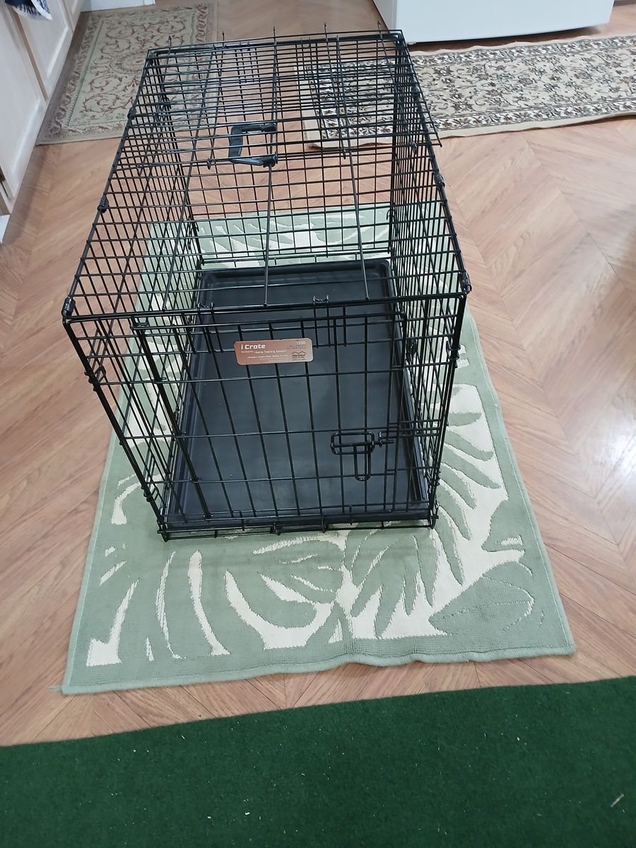 DOG KENNEL  Like NEW Medium Midwest I crate model 1530